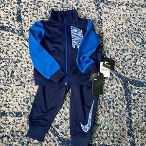 NWT 2T Nike 2-Piece Set